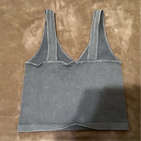 Basic tank from local boutique - Picture 2 of 2